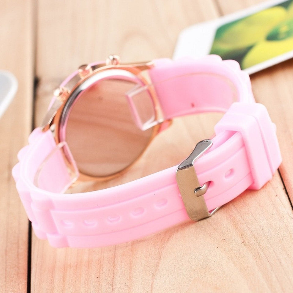 Trending Unisex Casual Pink Round Dial Quartz Women Analog Silicone Strap Sports Wrist Watches
