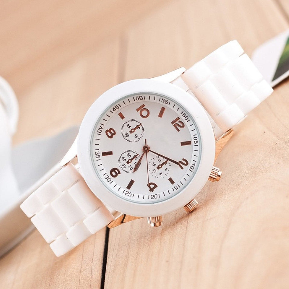 Trending Unisex Casual White Round Dial Quartz Women Analog Silicone Strap Sports Wrist Watches